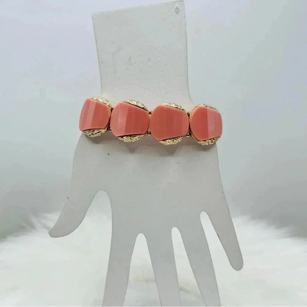 Chunky Pink Mauve Statement Bracelet - Picture 2 of 6